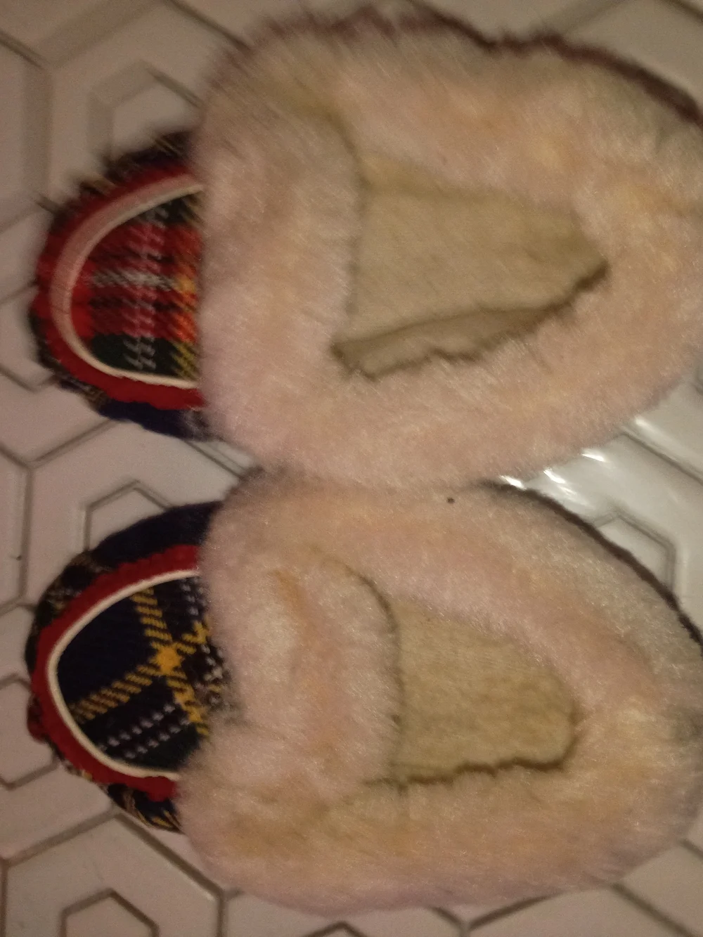 Cozy Plaid Faux-Shearling Slippers - Red & Black